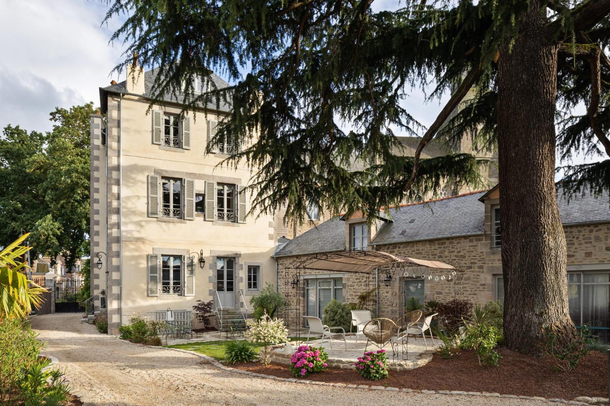 Clos Du Cedre - Chambres D'Hotes D'Exception, Luxury B&B A 迪南 外观 照片