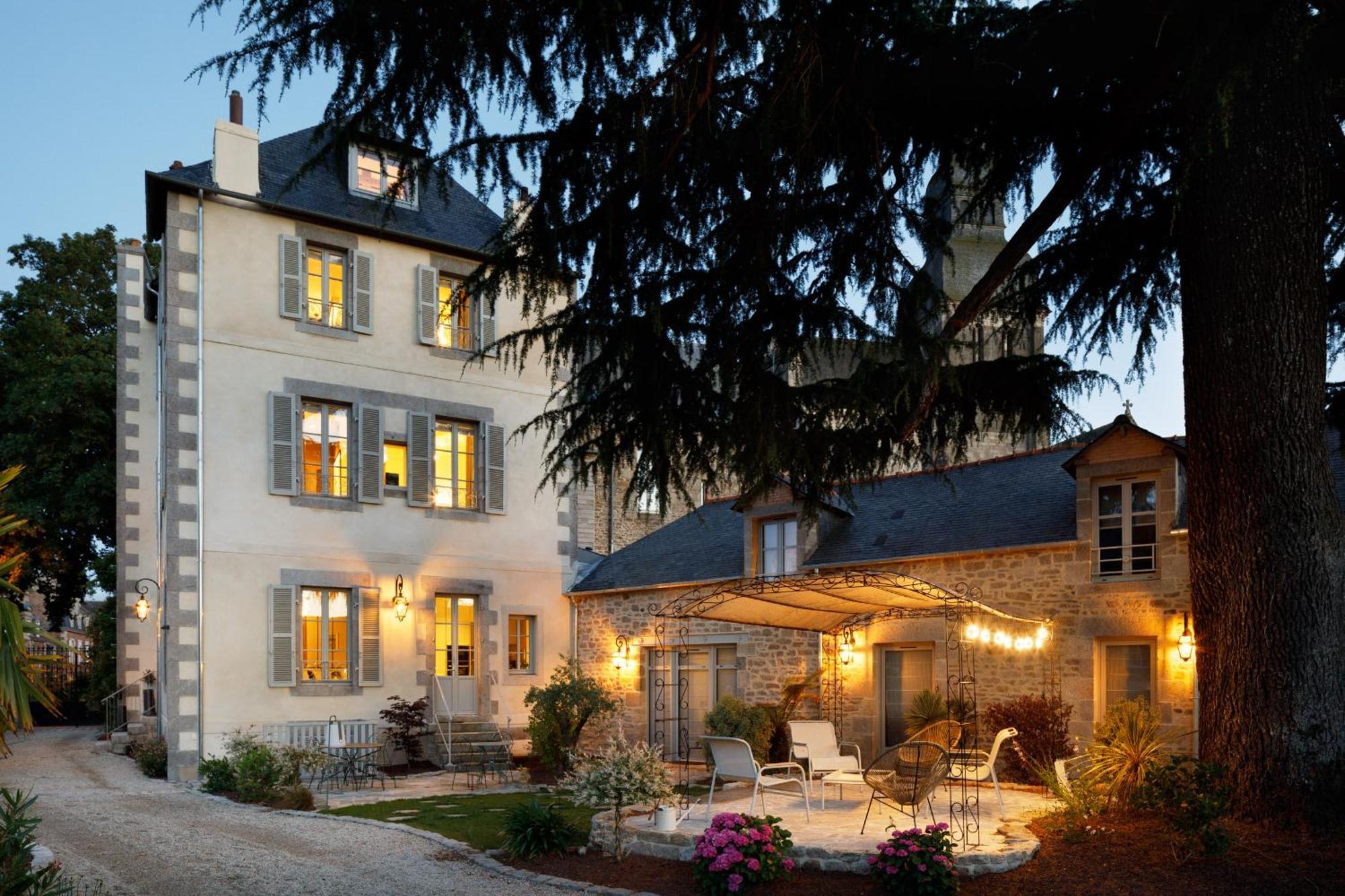 Clos Du Cedre - Chambres D'Hotes D'Exception, Luxury B&B A 迪南 外观 照片